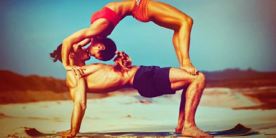Kinky Partner Yoga class image
